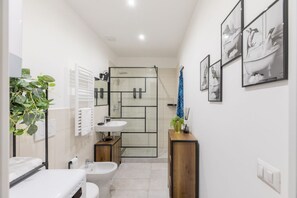 Shower, hair dryer, bidet - iFlat | Vatican Elegant & Design Apartment (Roma)