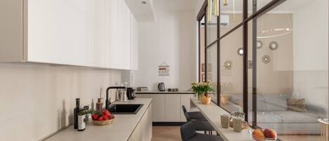 Kühlschrank, Ofen, Herdplatte, Geschirrspüler