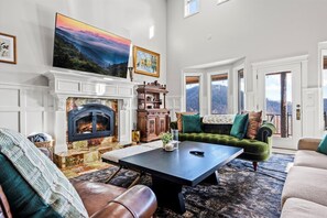 Smart-TV, Kamin, Tischfußball, Bücher