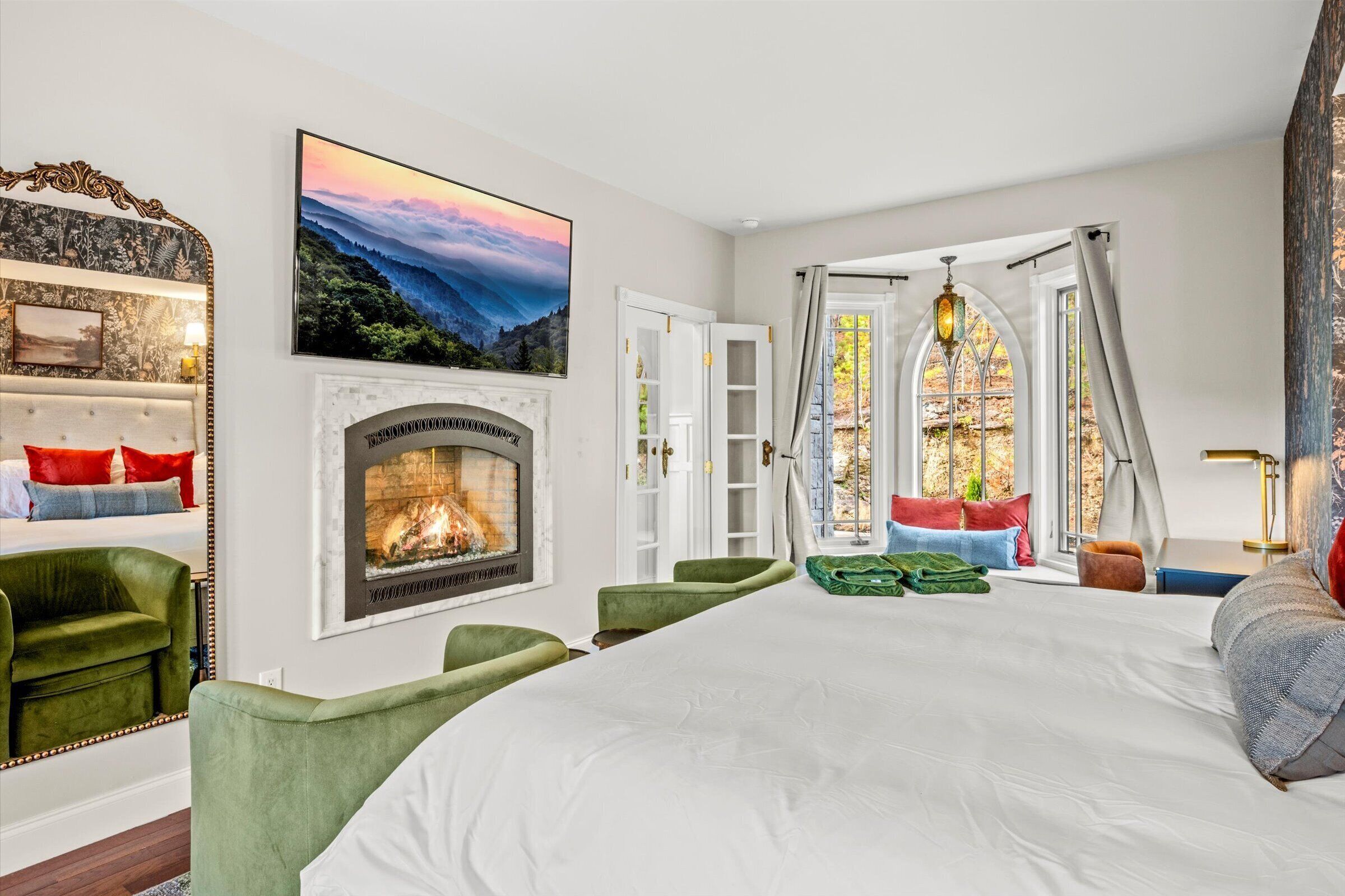 6 多间卧室、办公桌、熨斗/熨衣板、旅行婴儿床