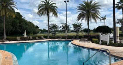 3-Bedroom Luxury Apartment in Exclusive Resort, 10 minutes from Disney!