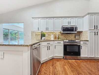 Serene Heated Pool Oasis Tampa Vacation Villa