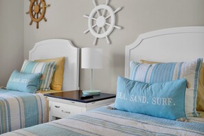 3 Schlafzimmer, Zimmersafe, Schreibtisch, Bügeleisen/Bügelbrett