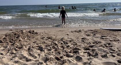 Downtown Modern Queen Apartment at The Victorian: Close to it All