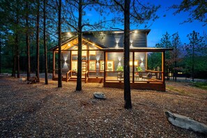 Exterior - Sauna, Bar, Big Patio, Hot Tub, Fire Pit, Pets, Anytime Wine (Broken Bow)