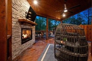 Property grounds - Sauna, Bar, Big Patio, Hot Tub, Fire Pit, Pets, Anytime Wine (Broken Bow)