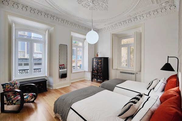 2 chambres, fer et planche à repasser, Wi-Fi, draps fournis