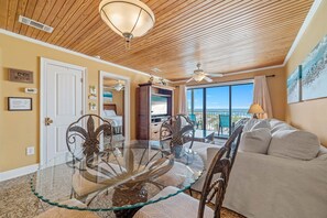 Interior - BEACHFRONT, FAMILY FRIENDLY, LOW FLOOR, OUTDOOR POOL (Orange Beach)