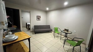 1 bedroom, laptop workspace, free WiFi, bed sheets - Rivera Family Airport Apartments (Rio Segundo)