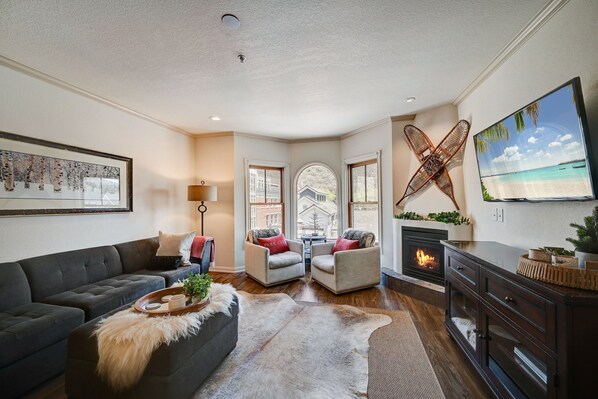 Smart TV, fireplace - Top Floor 2BD Town Lift Main Street Park City (Park City)