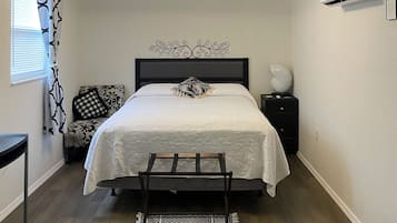 1 bedroom, iron/ironing board, WiFi, bed sheets