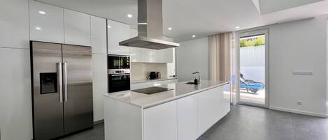Fridge, microwave, oven, dishwasher