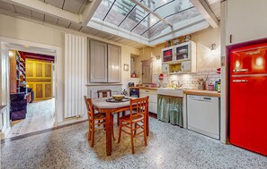 Kühlschrank, Ofen, Herdplatte, Geschirrspüler