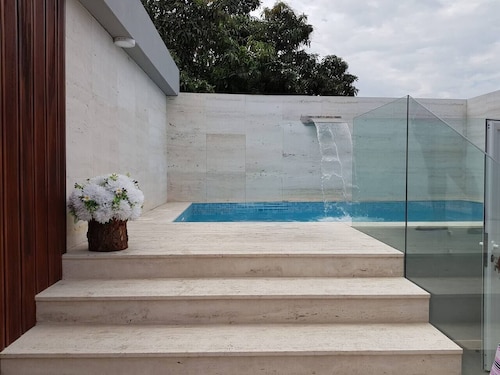 Cassenda Deluxe Villa