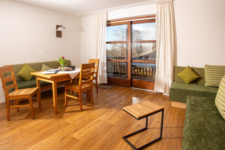 Apartment Sommerfrische Mit 56 Qm, 2 Zimmer-apartment, Max. Für 6 Personen - Riegsee
