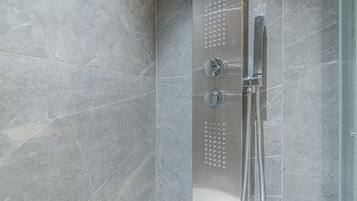 Savon, shampoing, papier toilette