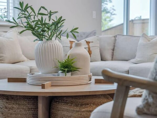 Smart TV, fireplace - Pool, Park & Perfectly Placed (Camas)