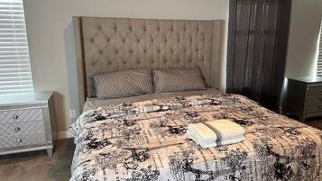 5 chambres, fer et planche à repasser, lit parapluie, Wi-Fi gratuit