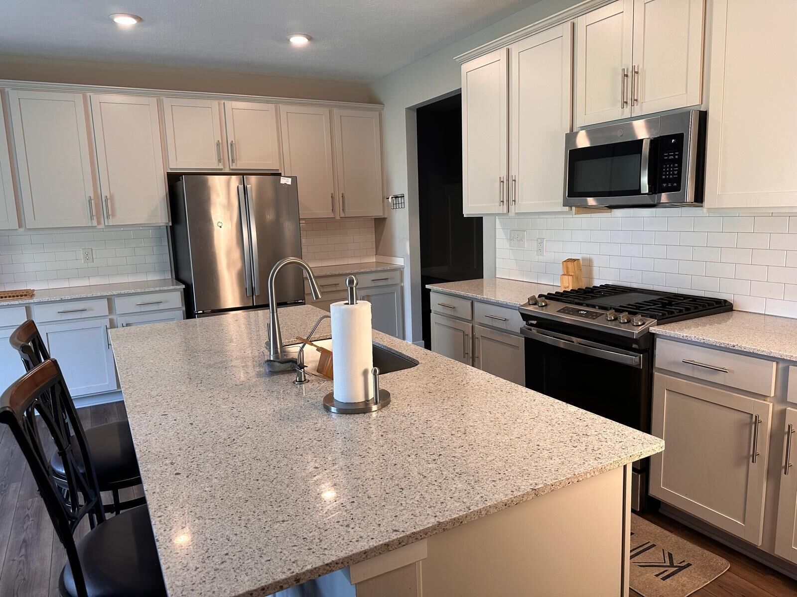 5-bedroom 4-bathroom big spacious residence 