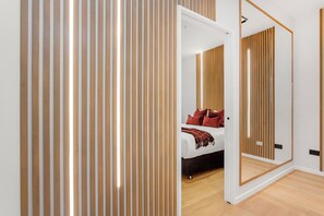Comfort-Apartment, 2 Queen-Betten | Wohnzimmer