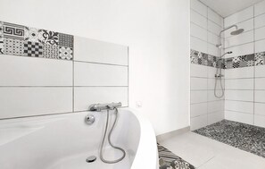 Douche, sèche-cheveux