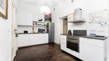 Kühlschrank, Ofen, Herdplatte, Geschirrspüler