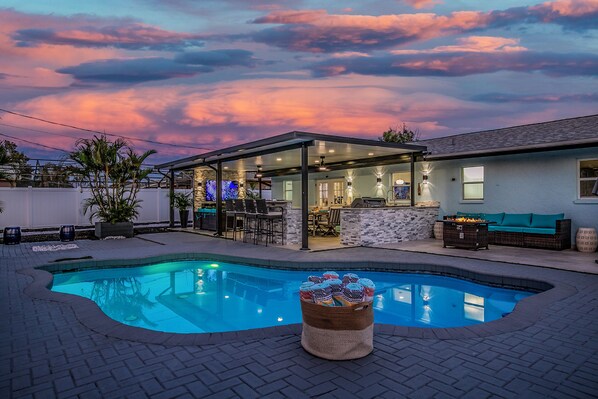 屋外プール、温水プール