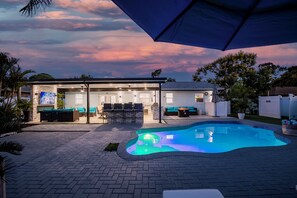 Outdoor pool, a heated pool - House with Heated Pool and Outdoor kitchen close to Siesta Key Beach!! (Sarasota)