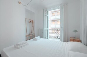 1 bedroom, WiFi, bed sheets - [Torino Centro] Odissea House (Torino)