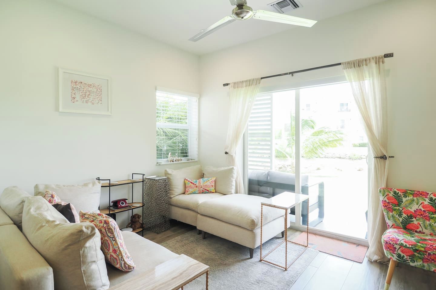 Modern 2 Bed With Pool And Gym - West Bay
