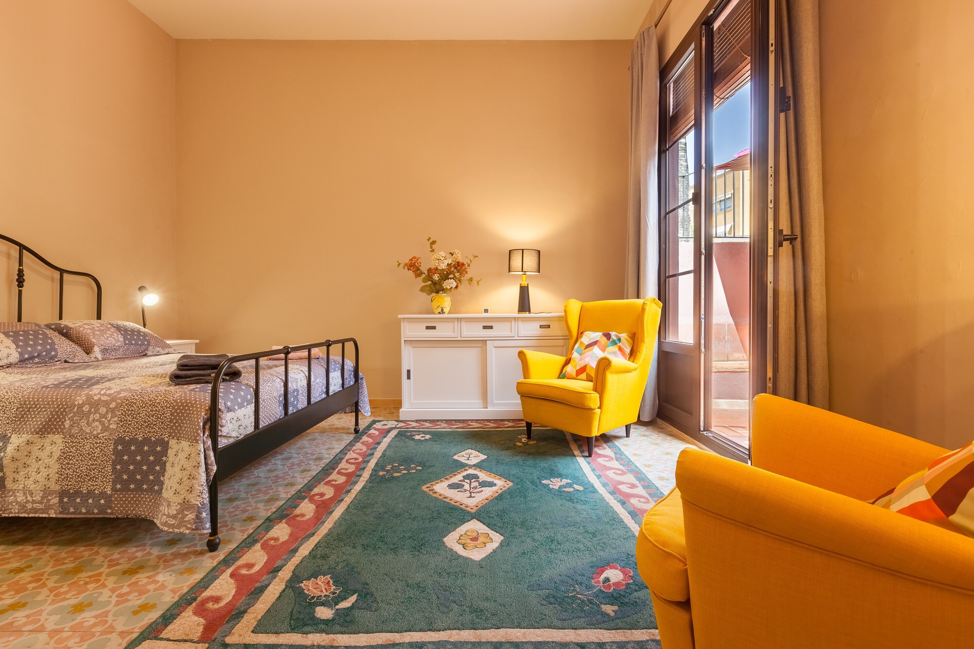 1 habitación, tabla de planchar con plancha, wifi gratis y ropa de cama 