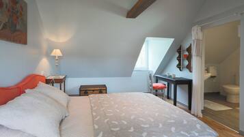 3 slaapkamers, een strijkplank/strijkijzer, gratis wifi, beddengoed