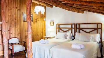 4 bedrooms, free WiFi, bed sheets