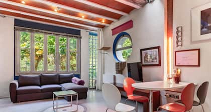 Rural House 'Zentralclub Neutron' with Mountain Views, Private Terrace and Wi-Fi