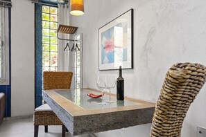 Dining - Apartment 'Zentralclub Electron' with Mountain View, Private Terrace and Wi-Fi (Belmonte De Miranda)