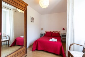 1 quarto, Wi-Fi de cortesia, roupa de cama