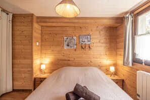 1 bedroom, iron/ironing board, free WiFi, bed sheets - Apartment 'La Charbonnière 2' with Mountain View, Private Terrace and Wi-Fi (Cordon)