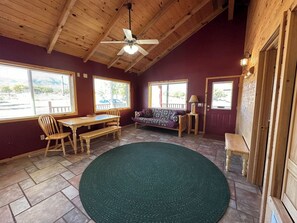 Télévision, cheminée