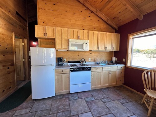 Cabin 3 at Mount Peale Inn