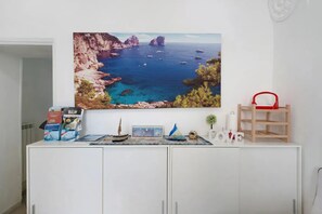 Interior - Apartment 'Penisola Apartments' with Shared Terrace, Wi-Fi and Air Conditioning (Vico Equense)