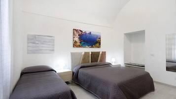 4 habitaciones, tabla de planchar con plancha y wifi gratis