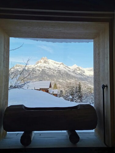 Chalet 'Petit  Cosy' with Mountain View, Wi-Fi and Air Conditioning
