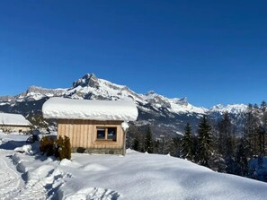 Property grounds - Chalet 'Petit  Cosy' with Mountain View, Wi-Fi and Air Conditioning (Combloux)
