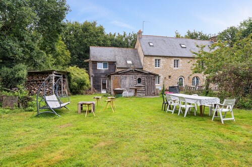 Studio Apartment 'Gite 2 Personnes Sauna Et Étang' with Shared Garden and Wi-Fi