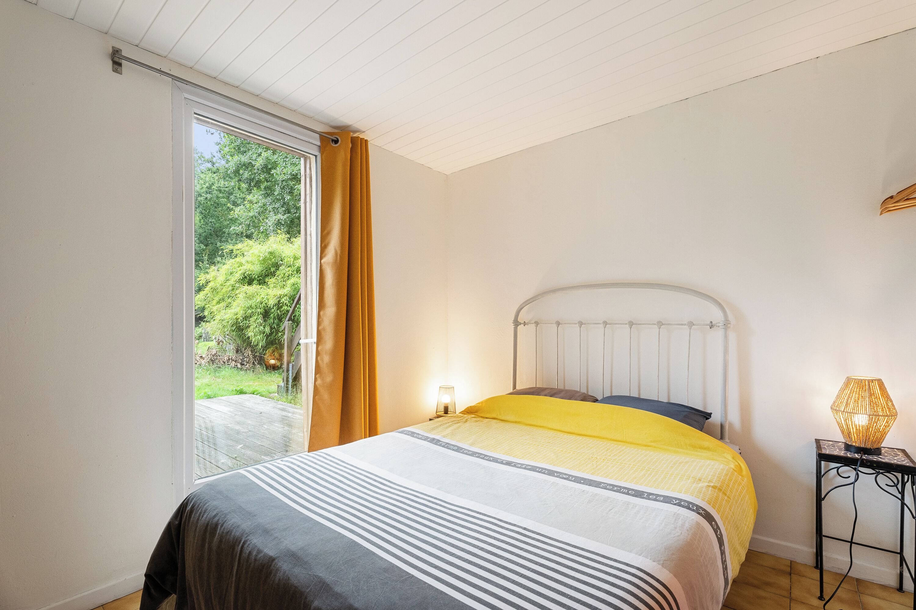 3 chambres, fer et planche à repasser, Wi-Fi gratuit, draps fournis