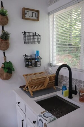 Fridge, microwave, oven, coffee/tea maker