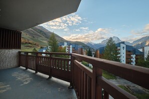 Property grounds - Apartment 'Meijotel' with Mountain View and Balcony (Les Deux-Alpes)