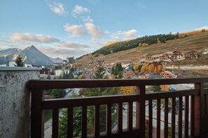 Property grounds - Apartment 'Meijotel' with Mountain View and Balcony (Les Deux-Alpes)