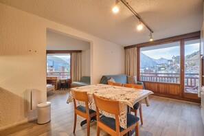 Dining - Apartment 'Meijotel' with Mountain View and Balcony (Les Deux-Alpes)