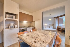 Dining - Apartment 'Meijotel' with Mountain View and Balcony (Les Deux-Alpes)